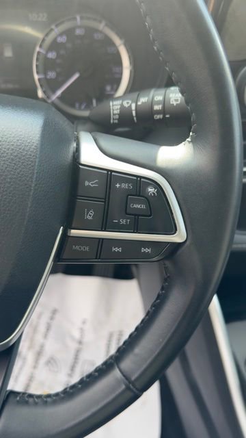 Used 2024 Toyota Highlander LE FWD image 13
