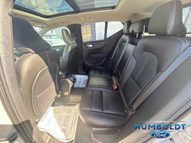 Used 2024 Volvo XC40 B5 Ultimate w/ Protection Package Premier image 22