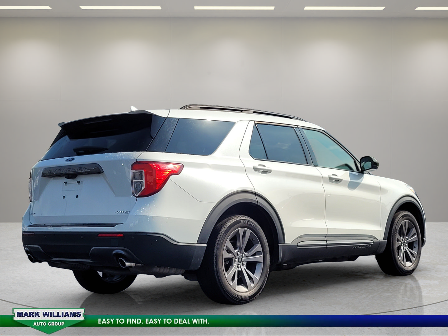 Certified 2022 Ford Explorer XLT w/ Equipment Group 202A AWD/4WD image 4