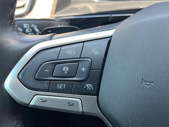 Used 2024 Volkswagen Atlas SEL Premium R-Line AWD/4WD image 25