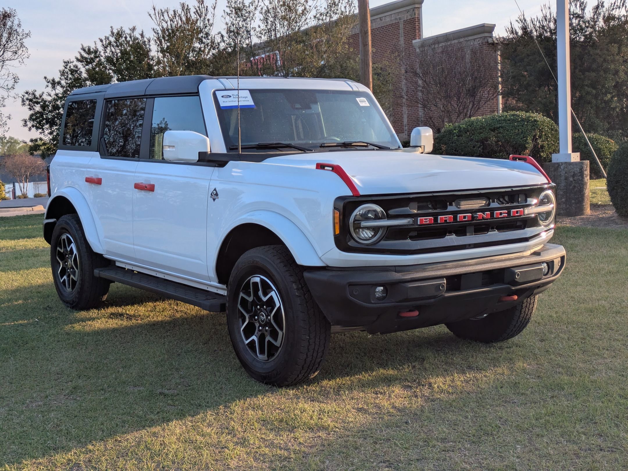 Certified 2024 Ford Bronco Outer Banks image 8