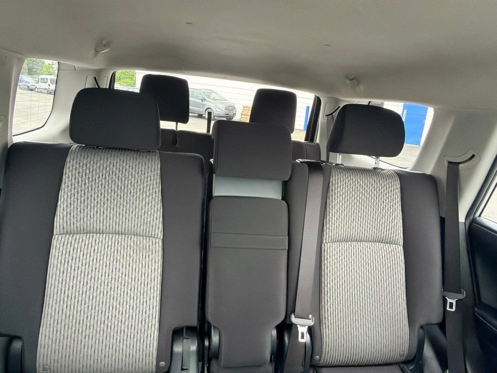 Used 2018 Toyota 4Runner SR5 AWD/4WD image 42