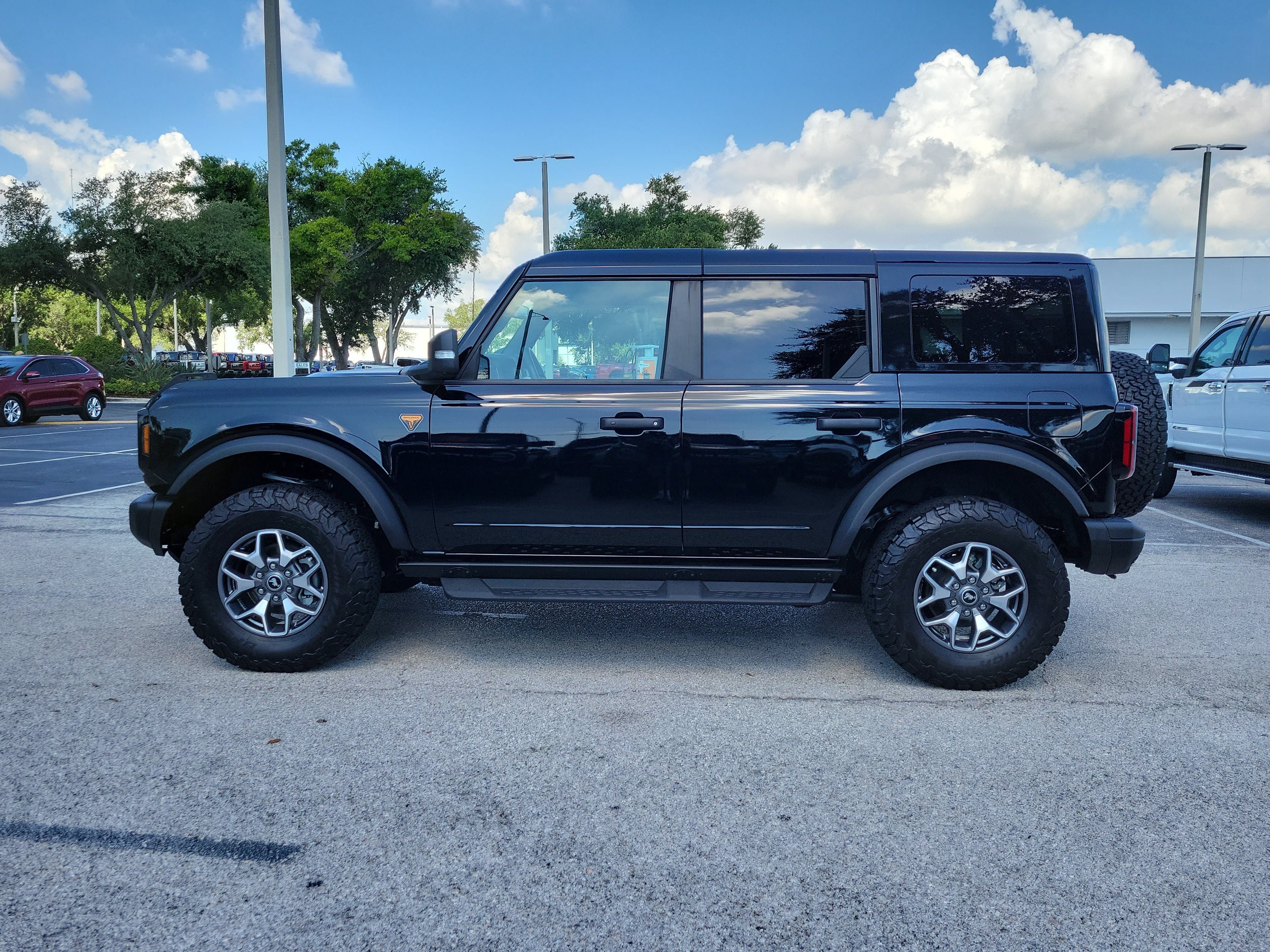Certified 2025 Ford Bronco Badlands AWD/4WD image 6