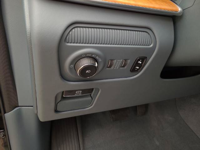 Used 2024 Jeep Grand Wagoneer Series III AWD/4WD image 26