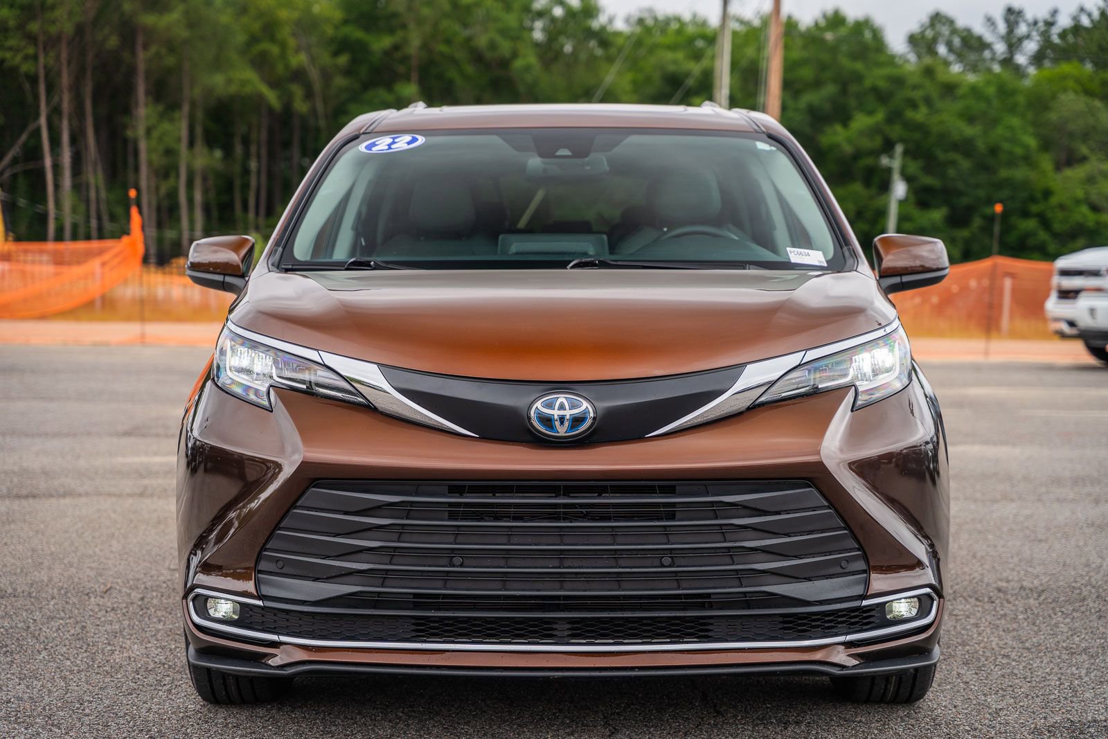 Used 2022 Toyota Sienna XLE FWD video 2
