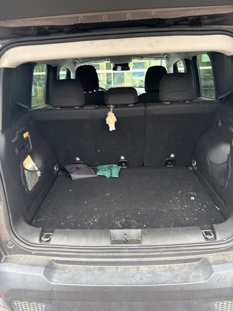 Used 2018 Jeep Renegade Latitude image 5