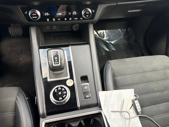 Used 2024 Mitsubishi Outlander SE AWD/4WD image 18