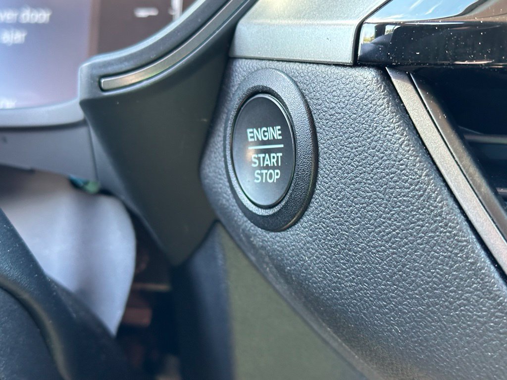Certified 2025 Ford Escape Active AWD/4WD image 11