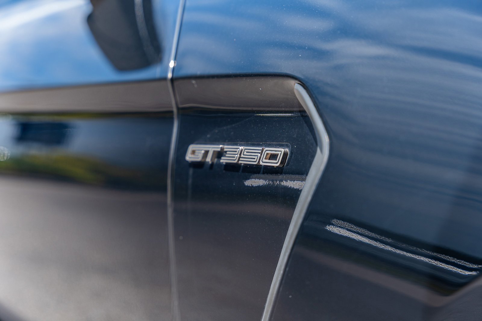 Certified 2020 Ford Mustang Shelby GT350 w/ Technology Package image 11