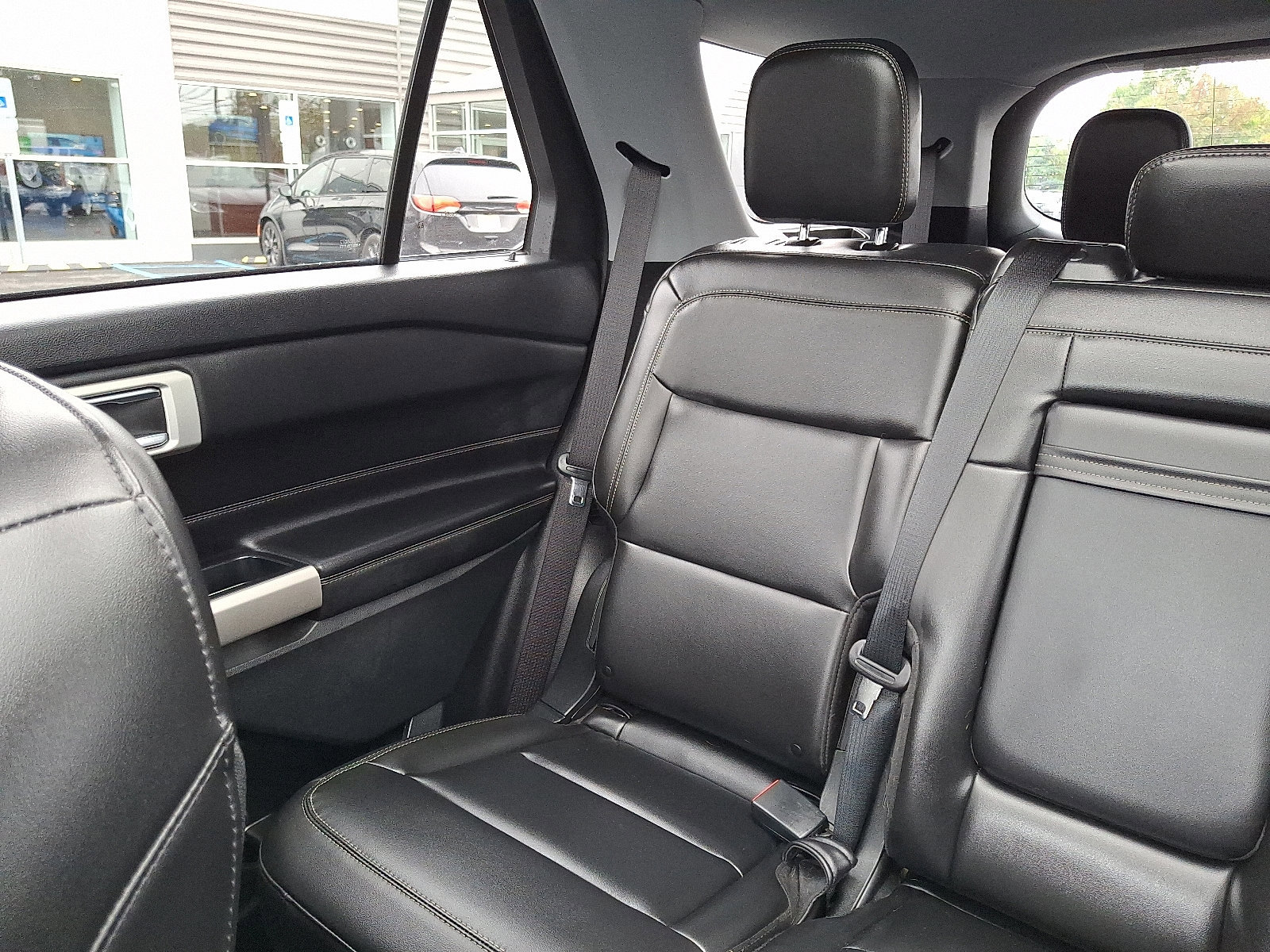 Certified 2022 Ford Explorer XLT w/ Equipment Group 202A image 18