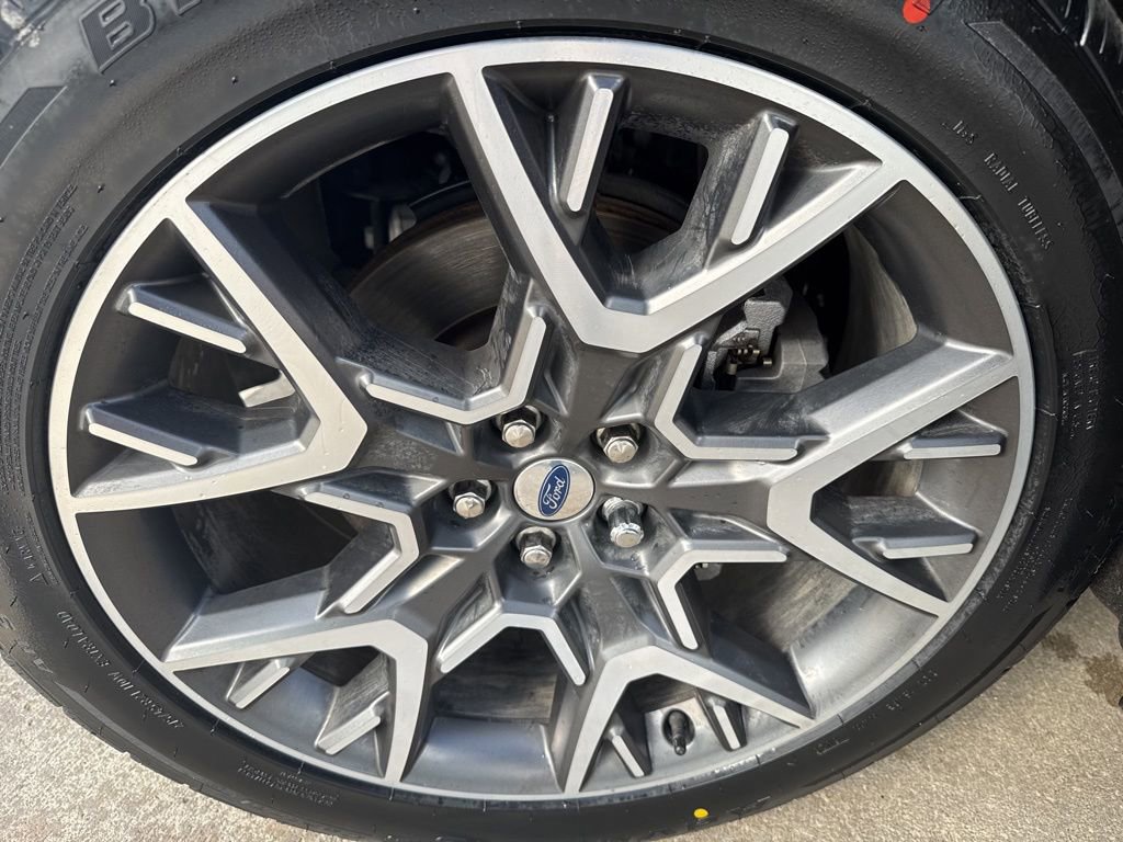 Certified 2025 Ford Explorer Platinum w/ Ultimate Package image 38