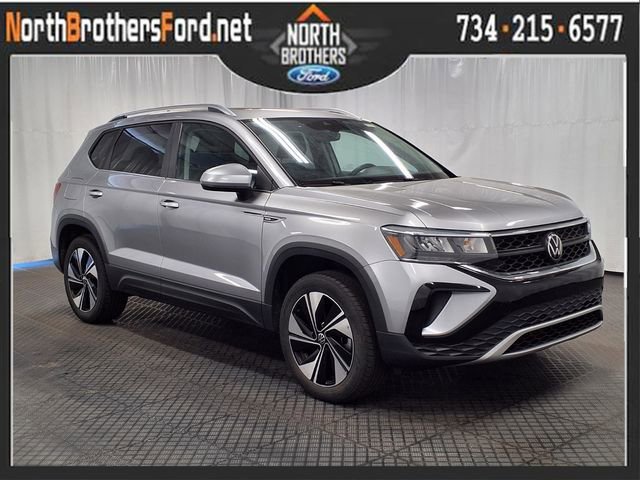 Used 2023 Volkswagen Taos SE w/ Panoramic Sunroof Package AWD/4WD image 1
