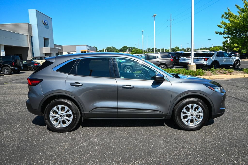 Certified 2023 Ford Escape Active w/ Tech Pack #2 AWD/4WD image 3