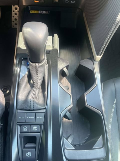 Used 2026 Toyota Camry Hybrid w/ Convenience Package FWD image 30