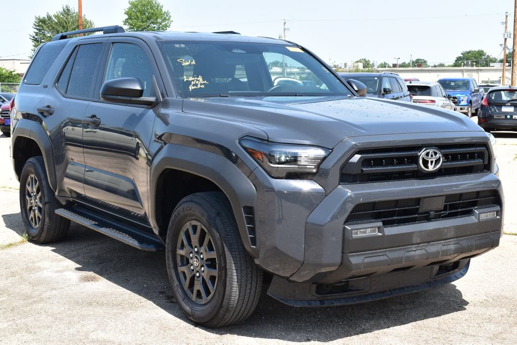 Used 2025 Toyota 4Runner SR5 AWD/4WD image 3