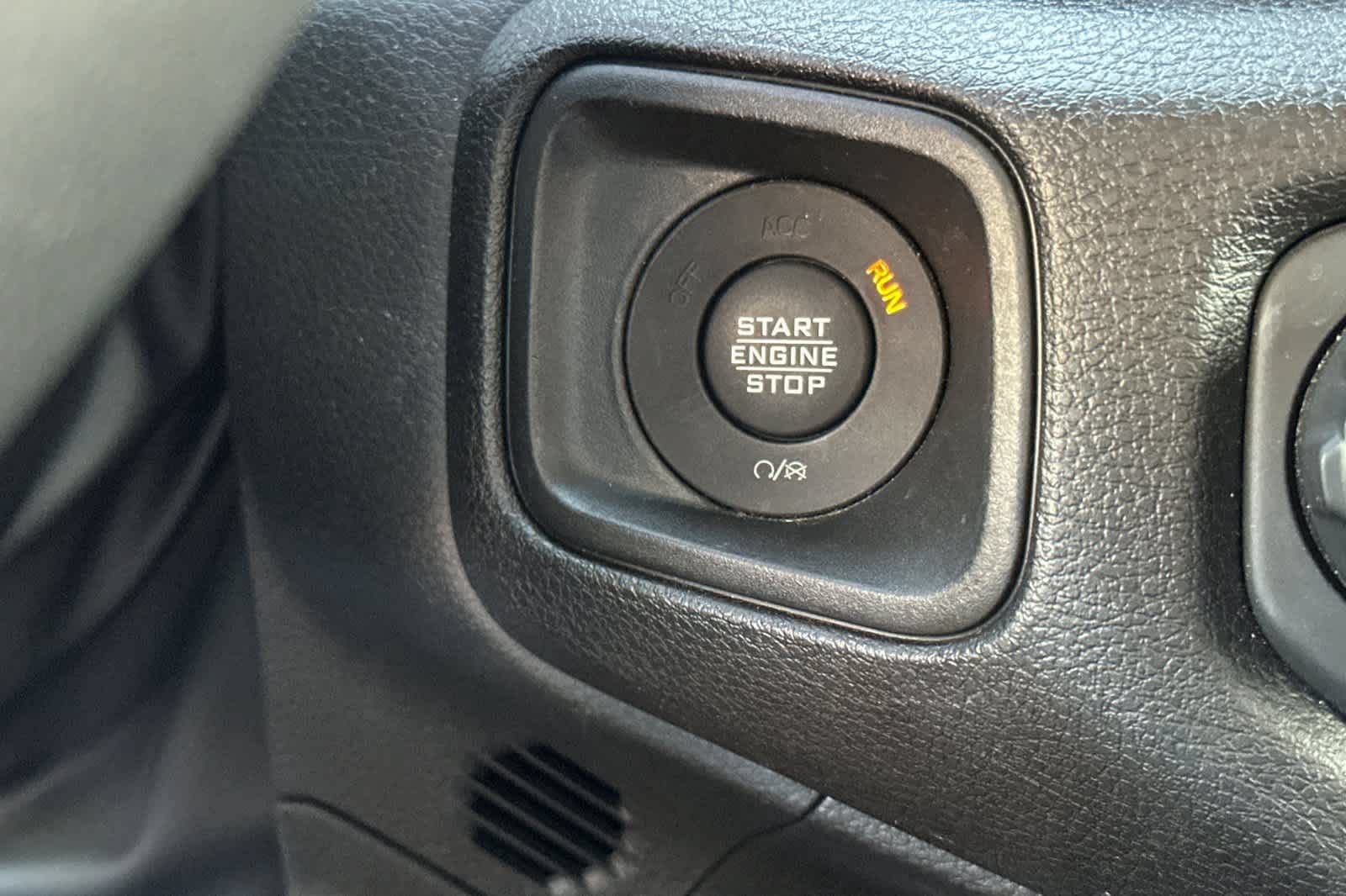 Used 2025 Jeep Wrangler Unlimited Sport AWD/4WD image 23