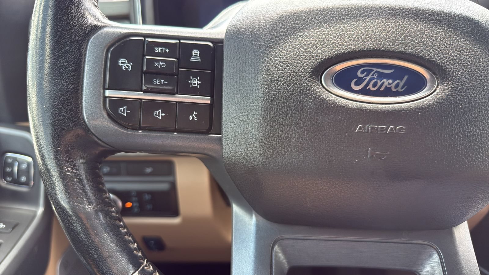 Certified 2024 Ford F450 Lariat w/ Lariat Ultimate Package AWD/4WD image 17
