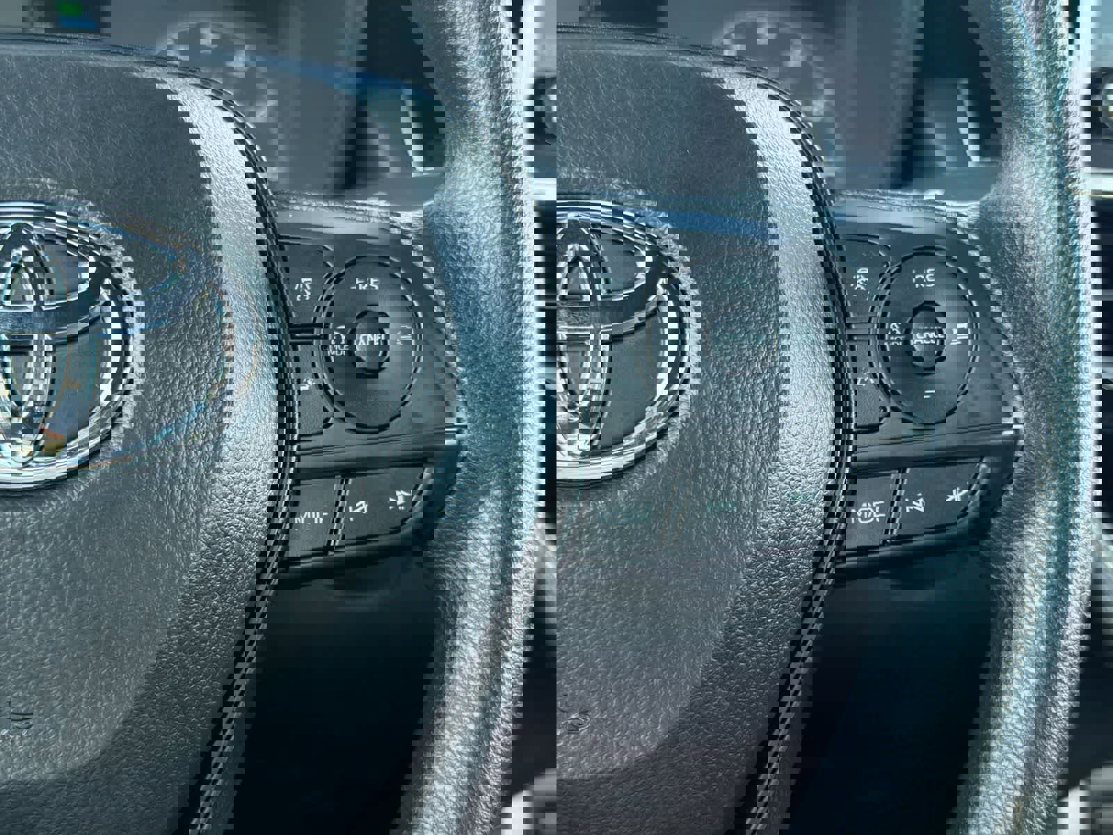 Used 2024 Toyota Corolla Cross AWD Hybrid image 25