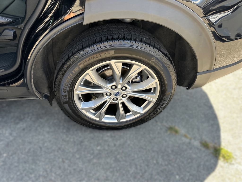 Certified 2022 Ford Explorer XLT w/ Equipment Group 202A image 13