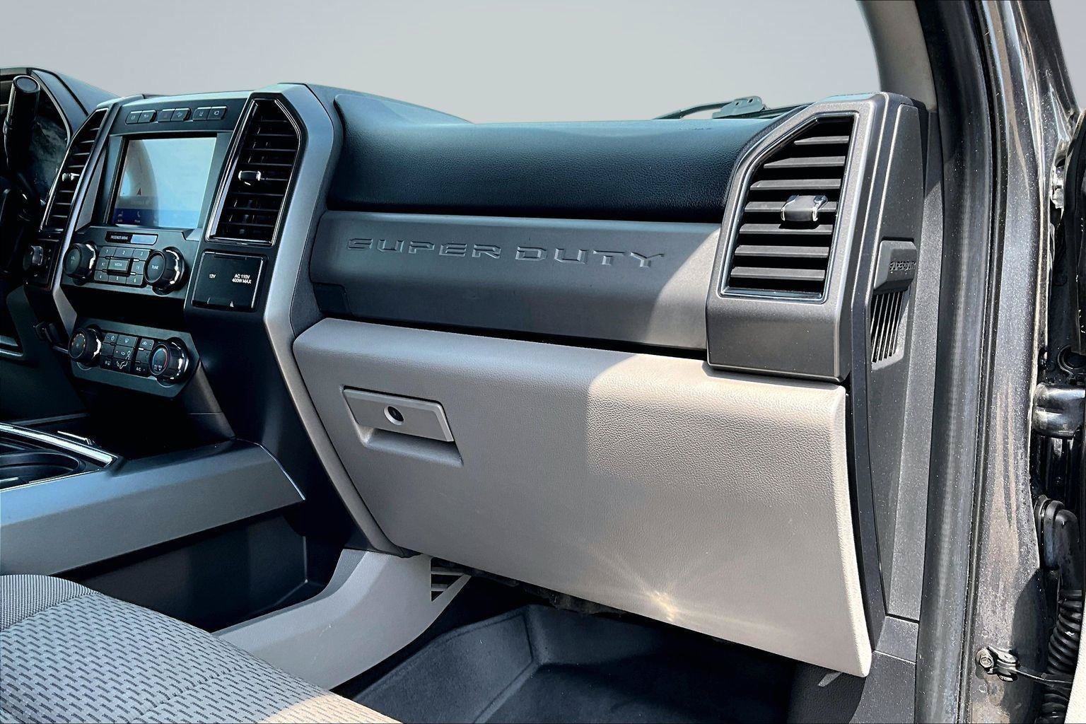 Certified 2020 Ford F250 XLT w/ XLT Premium Package AWD/4WD image 18
