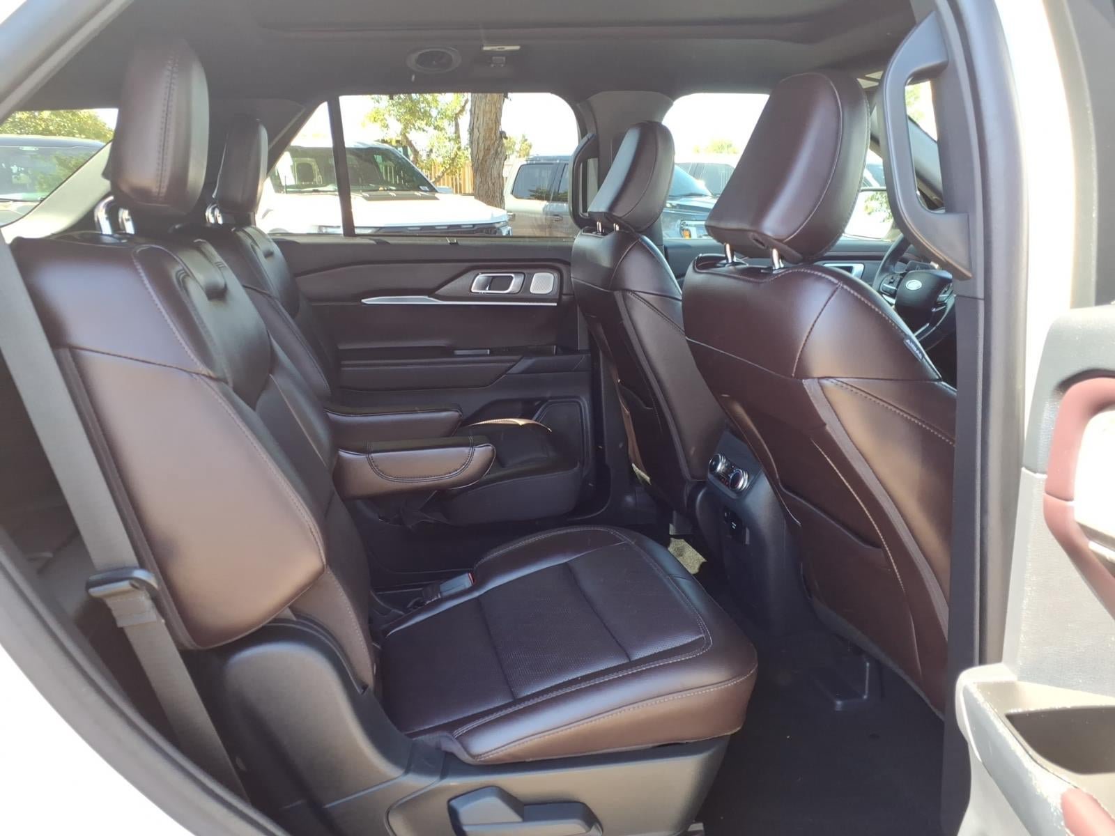 Certified 2025 Ford Explorer Platinum RWD image 14