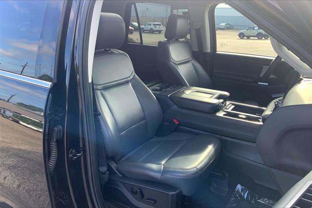 Certified 2025 Ford Expedition Active AWD/4WD image 7