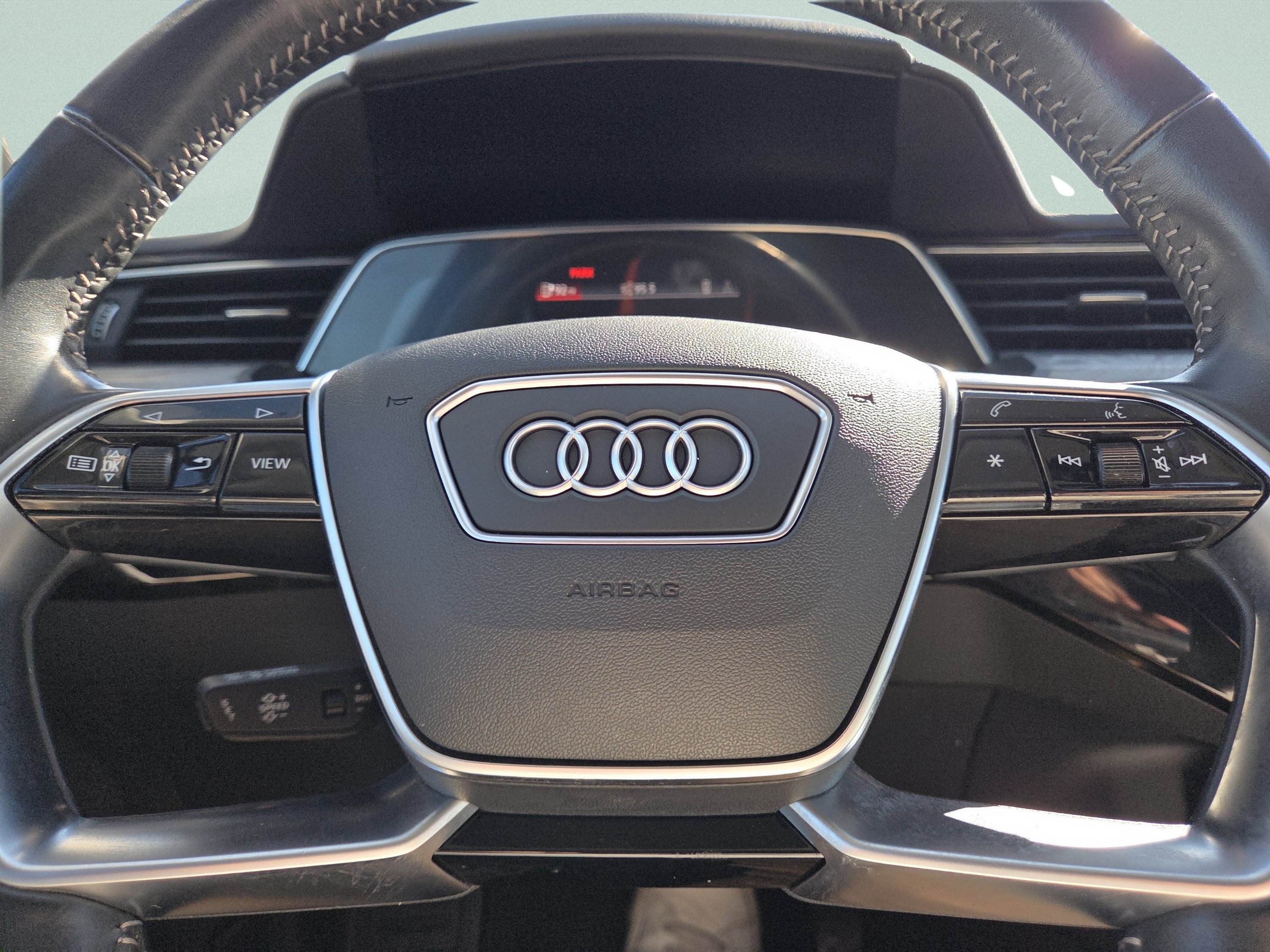 Used 2021 Audi e-tron Premium Plus w/ Premium Plus Package AWD/4WD image 34