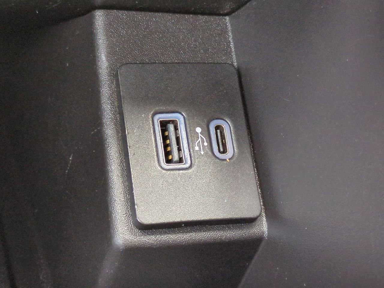 Certified 2023 Ford Edge SEL image 21