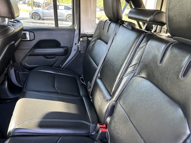 Used 2023 Jeep Wrangler Unlimited Rubicon 4xe w/ Cold Weather Group AWD/4WD image 24