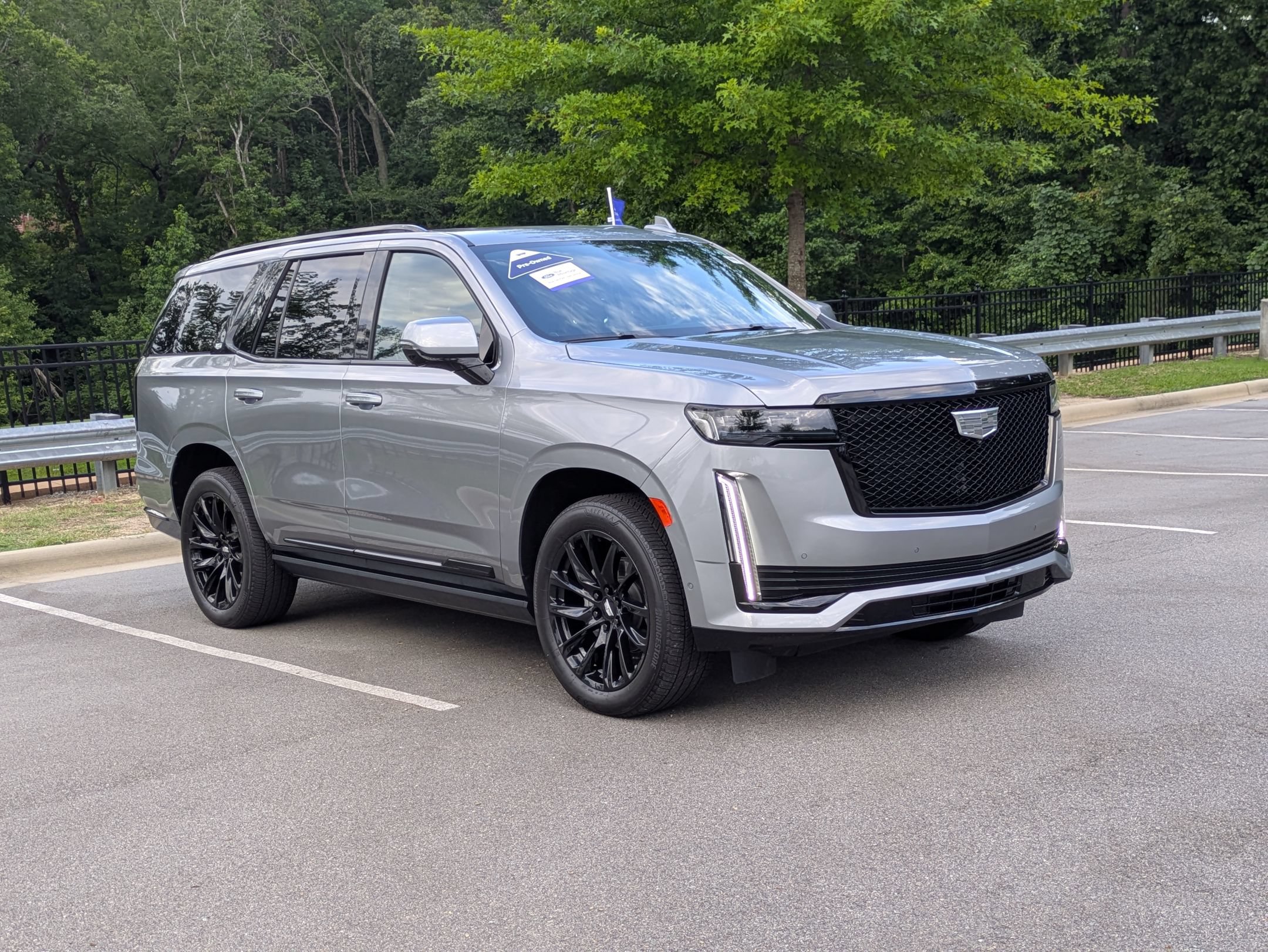 Used 2024 Cadillac Escalade Sport w/ LPO, ONYX Package AWD/4WD image 2