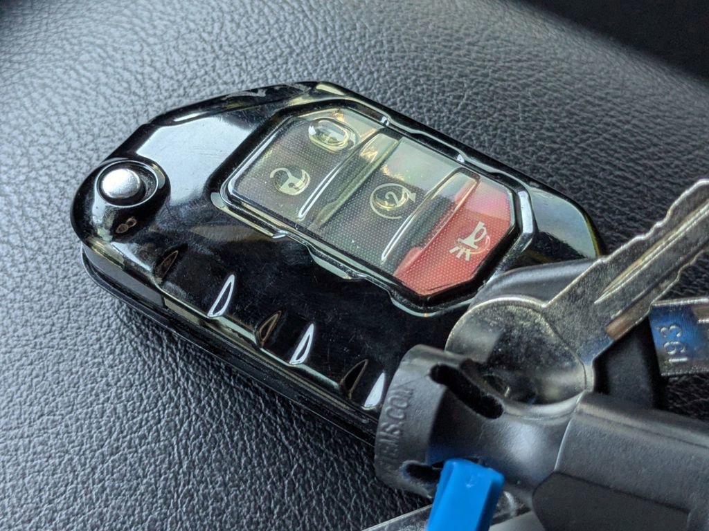 Used 2022 Jeep Wrangler Unlimited Rubicon image 31