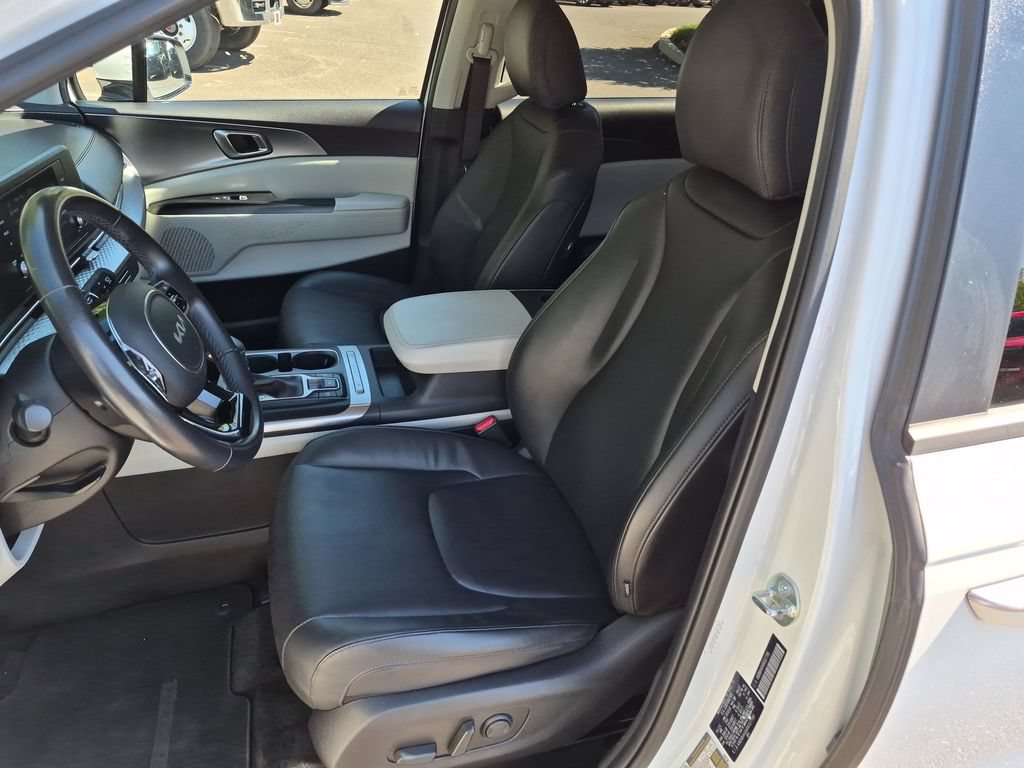 Used 2024 Kia Carnival LX FWD image 20