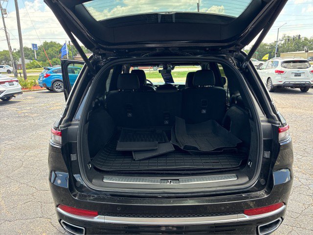 Used 2022 Jeep Grand Cherokee Summit AWD/4WD image 12