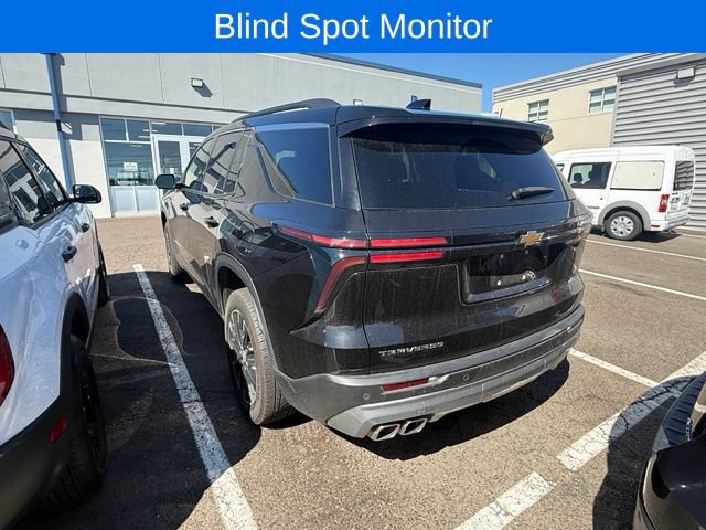 Used 2025 Chevrolet Traverse LT w/ Sun and Wheel Package FWD image 3