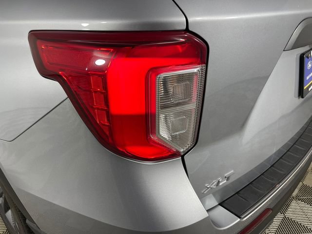 Certified 2022 Ford Explorer XLT w/ Equipment Group 202A RWD image 19