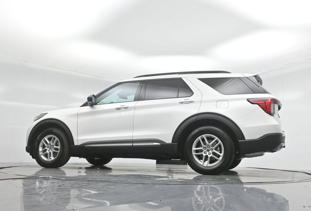 Certified 2025 Ford Explorer Active RWD image 52