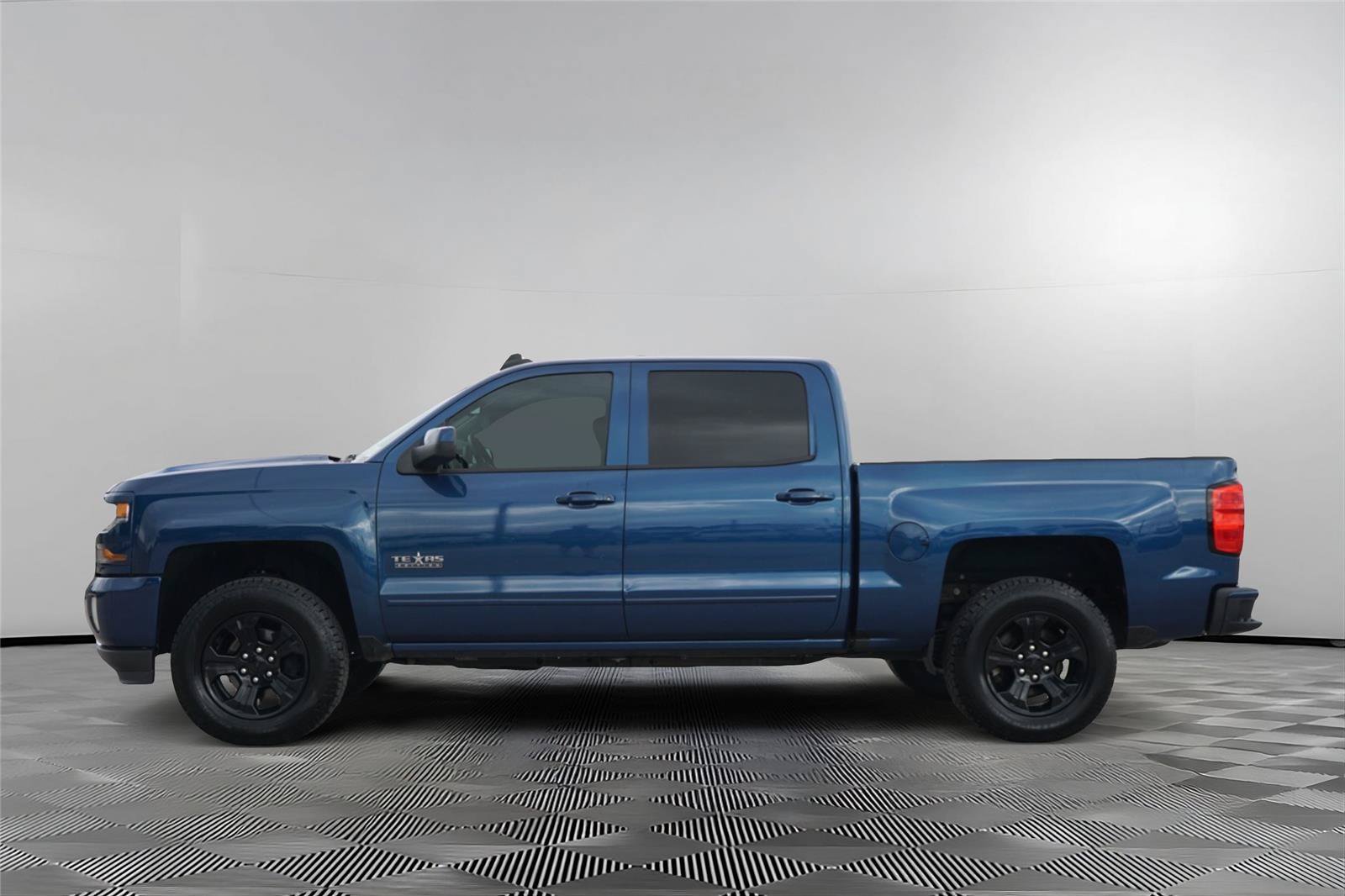 Used 2017 Chevrolet Silverado 1500 LT w/ Texas Edition AWD/4WD image 7