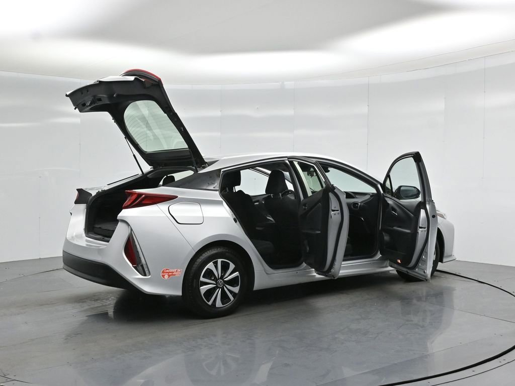 Used 2018 Toyota Prius Prime Plus w/ Carpet Mat Package FWD image 6