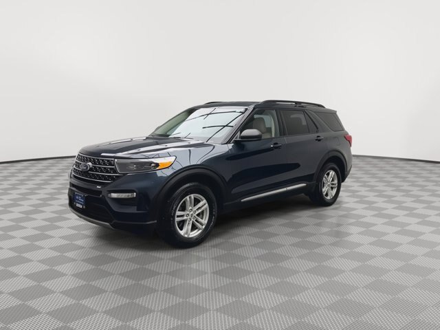 Certified 2022 Ford Explorer XLT w/ Equipment Group 202A AWD/4WD image 38