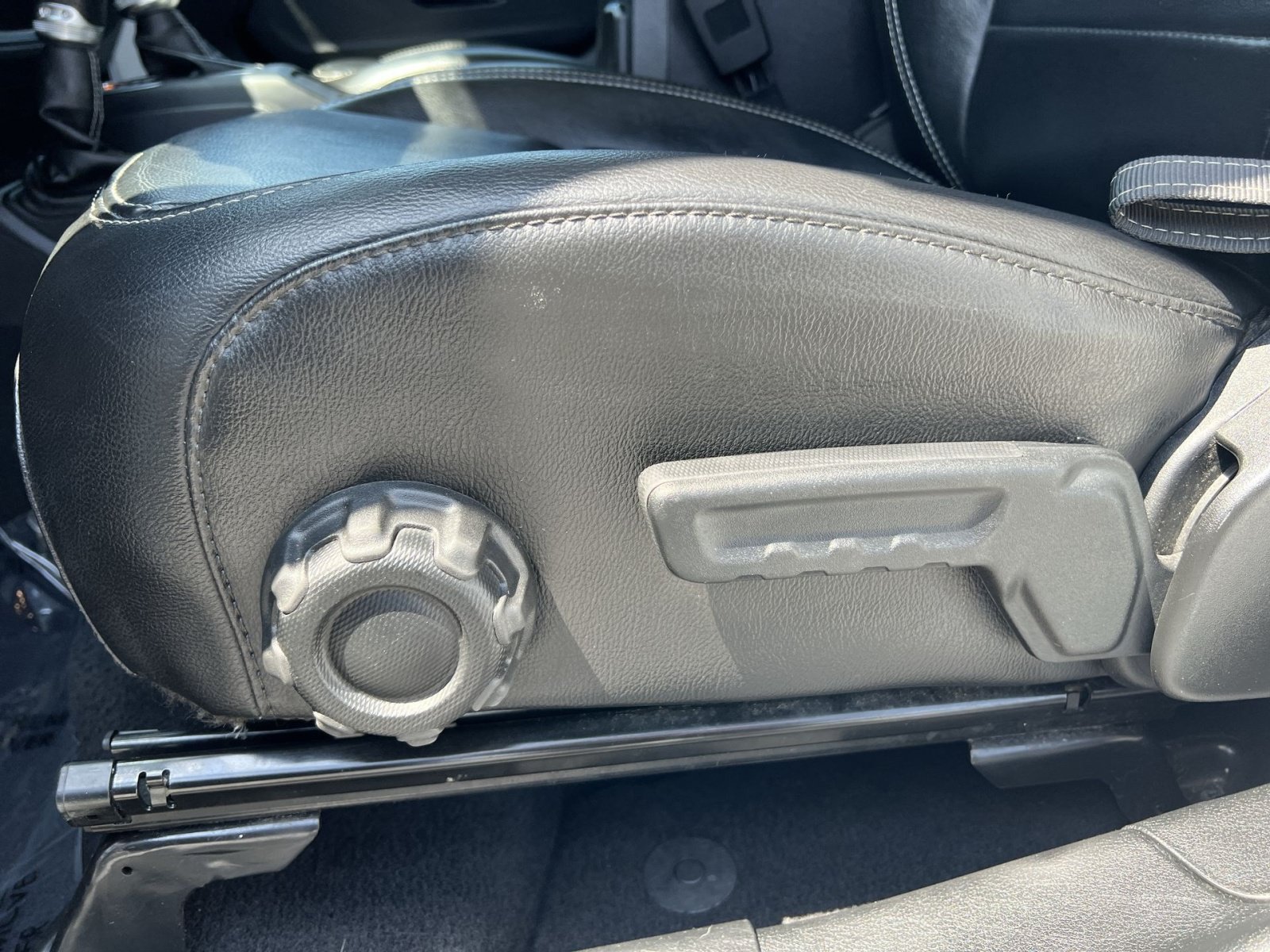 Used 2020 Jeep Wrangler Unlimited Sahara AWD/4WD image 14