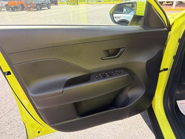 Used 2025 Hyundai Kona SE FWD image 15