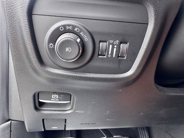 Used 2024 Jeep Grand Cherokee Summit w/ Adv Protech Group IV AWD/4WD image 22