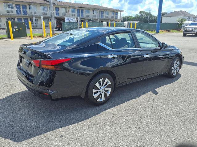 Used 2023 Nissan Altima 2.5 S FWD image 2