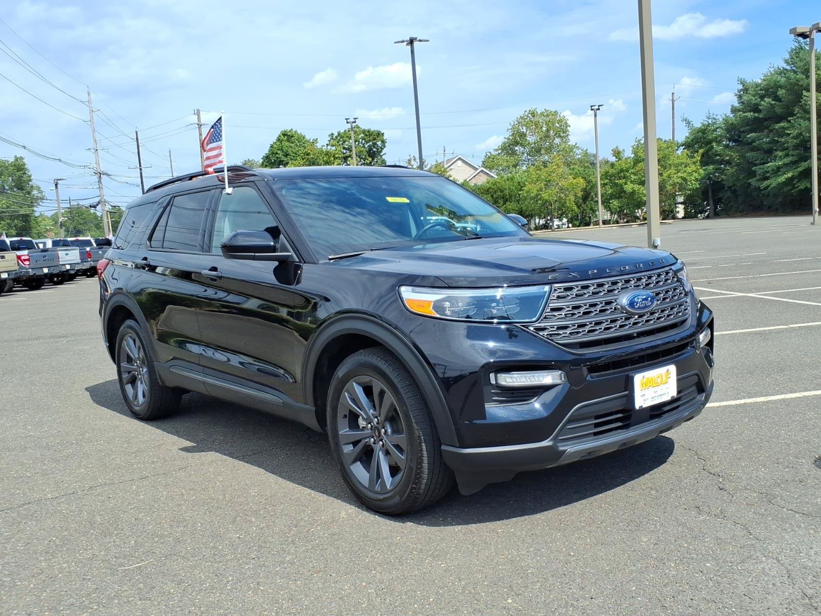 Certified 2023 Ford Explorer XLT w/ Equipment Group 202A AWD/4WD image 1