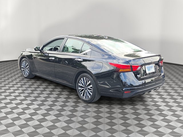 Used 2025 Nissan Altima 2.5 SV FWD image 4