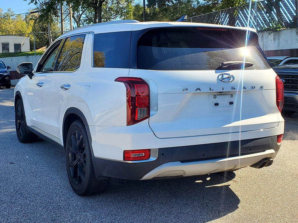 Used 2022 Hyundai Palisade SEL w/ Premium Package FWD image 4