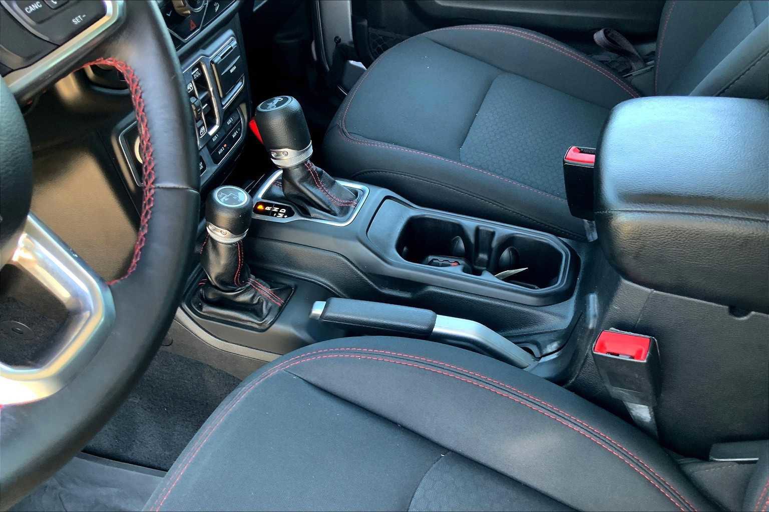 Used 2018 Jeep Wrangler Unlimited Rubicon image 16