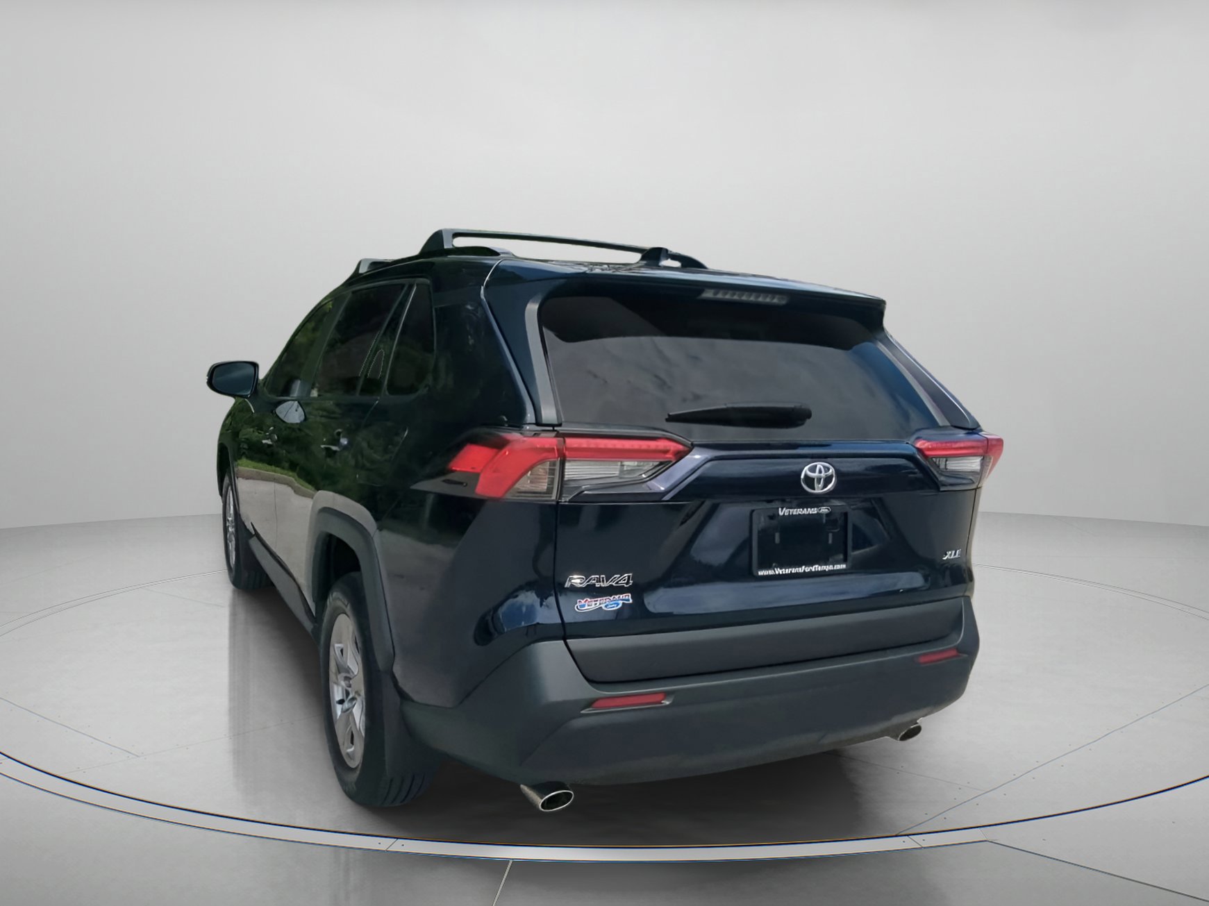 Used 2025 Toyota RAV4 XLE w/ Convenience Package FWD image 16