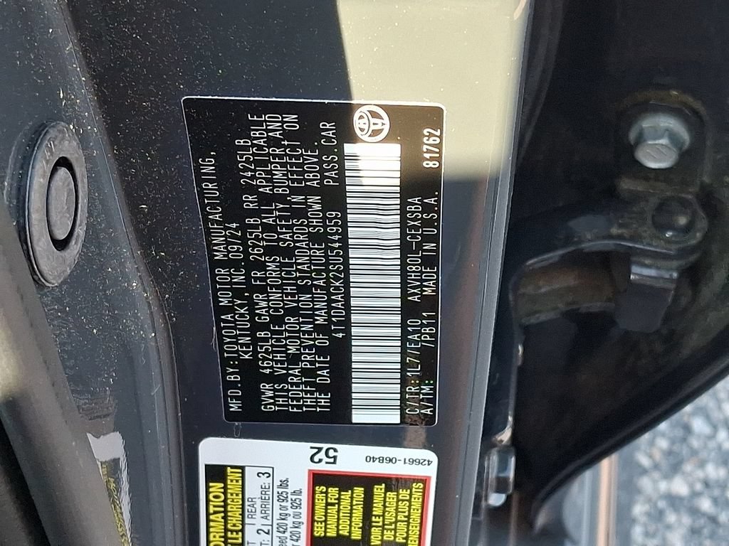Used 2025 Toyota Camry SE FWD image 27