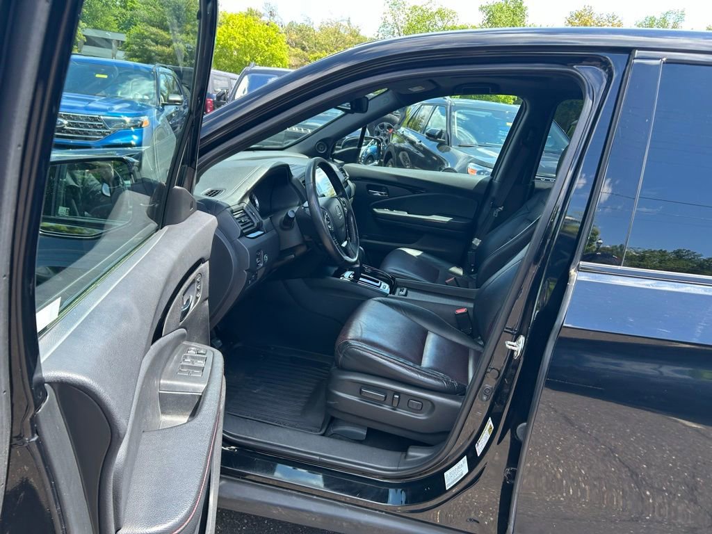 Used 2018 Honda Ridgeline Black Edition image 15